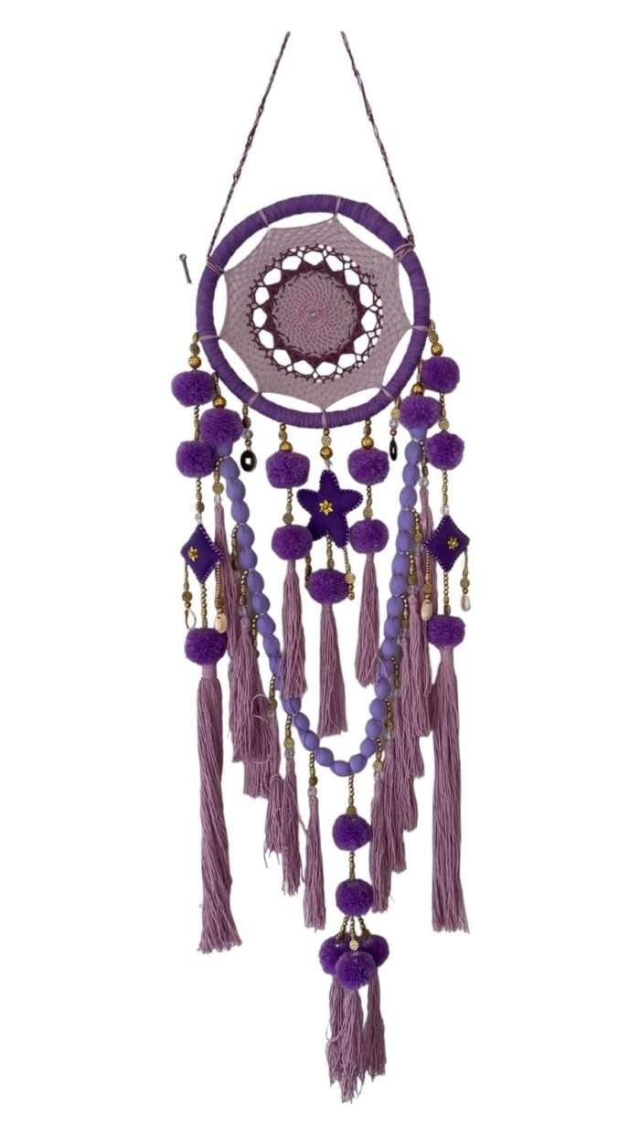 Minimum buy 5 pcs same or mix items to secure the price. 20 cm diameter large dream Cather is done directly by myself as well as the owner, the products I make are very complete with a choice of festive yarn colors, can also be custom for size and colour. Our premium quality dream catchers are handcrafted with colorful yarns and mote, come in various sizes, and are perfect for decoration. They are both beautiful and believed to bring good luck and positive energy. We accept both retail and wholesale orders.
