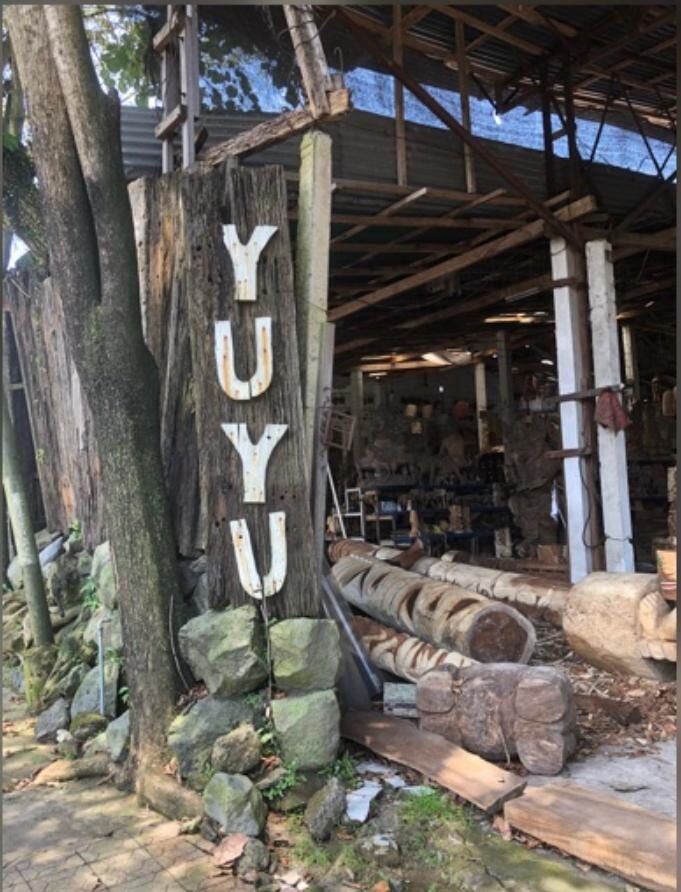 Yuyu Wood Carving
