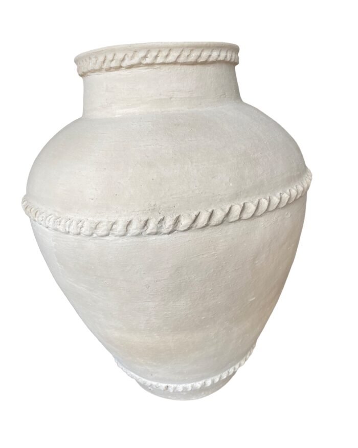 The pottery is made from clay and can be customized to match any home design. It is both practical and beautiful, and can be used to hold flowers, store items or just to decorate a space. Each piece is unique and one of a kind Size : Height : 50 cm x length : 40 cm