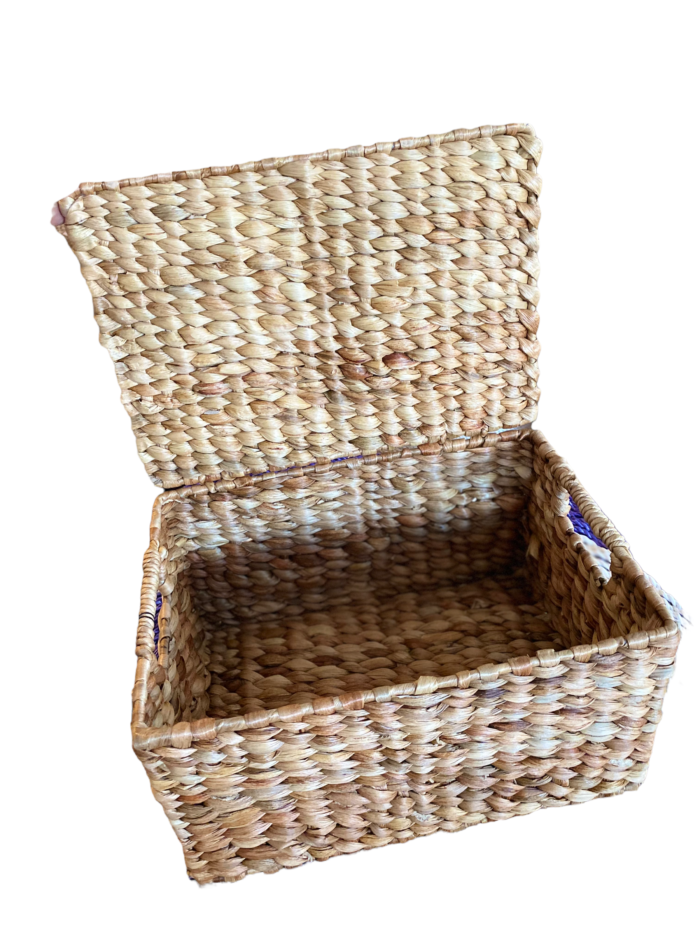 Handmade in Bali, the Bali Wicker Natural Basket offers a unique blend of style and functionality. Ideal for storing household items or as a stylish accessory for outdoor activities. Size : Height 23 cm , Width 32 cm | Shipping Weight : 5 kg