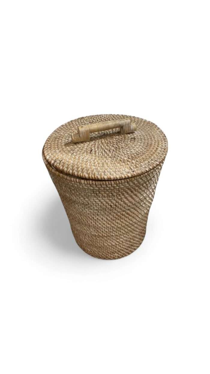 Geger Rattan Shop specializes in high-quality, handcrafted rattan products for wholesale, including baskets, cutlery sets, wall plates, coasters, and more. With over 10 years of experience, we offer worldwide shipping and custom order options to meet your needs.