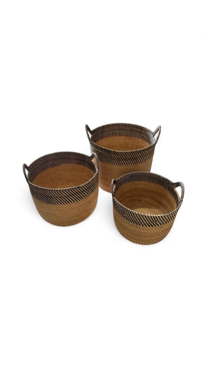 Geger Rattan Shop specializes in high-quality, handcrafted rattan products for wholesale, including baskets, cutlery sets, wall plates, coasters, and more. With over 10 years of experience, we offer worldwide shipping and custom order options to meet your needs. The price listed with 20 pcs quantities http://balibya.com/wp-content/uploads/2024/11/WhatsApp-Video-2024-11-07-at-19.04.16.mp4 Size L : 40 x 35 cm M : 35 x 35 cm S : 30 x 25 cm