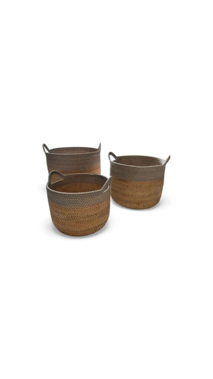 Geger Rattan Shop specializes in high-quality, handcrafted rattan products for wholesale, including baskets, cutlery sets, wall plates, coasters, and more. With over 10 years of experience, we offer worldwide shipping and custom order options to meet your needs. The price listed with 20 pcs quantities http://balibya.com/wp-content/uploads/2024/11/WhatsApp-Video-2024-11-07-at-19.04.14-2.mp4 Size L : 40 x 35 cm M : 35 x 35 cm S : 30 x 25 cm