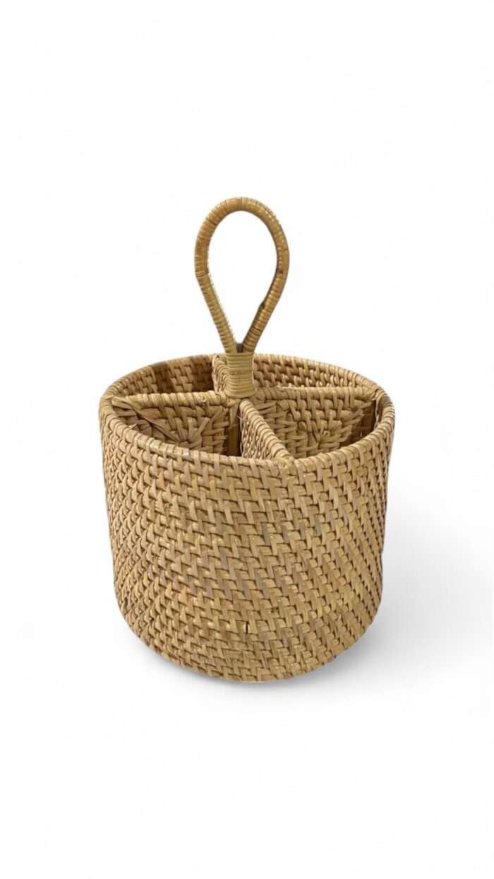 Geger Rattan Shop specializes in high-quality, handcrafted rattan products for wholesale, including baskets, cutlery sets, wall plates, coasters, and more. With over 10 years of experience, we offer worldwide shipping and custom order options to meet your needs. The price listed with 20 pcs quantities