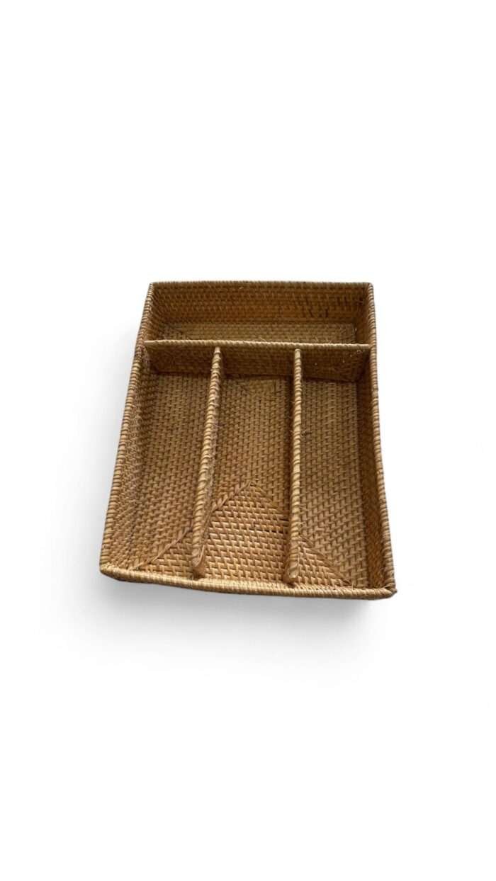 Geger Rattan Shop specializes in high-quality, handcrafted rattan products for wholesale, including baskets, cutlery sets, wall plates, coasters, and more. With over 10 years of experience, we offer worldwide shipping and custom order options to meet your needs. The price listed with 20 pcs quantities