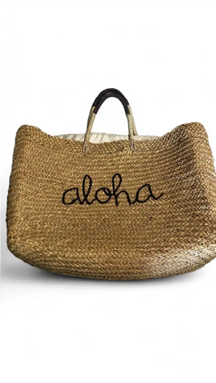 Personalise your style with our <strong>Custom Handbag with Name.</strong> Handcrafted from sustainable mendong grass, these durable, eco-friendly bags feature a spacious interior, comfortable handles, and a minimalist design. Add your name or logo for a unique touch, perfect for shopping, beach outings, or casual use. A stylish and sustainable accessory that reflects your brand. Size L : 48 x 35 x 16 Size M : 43 x 32 x 14 Size S : 40 x 28 x 13