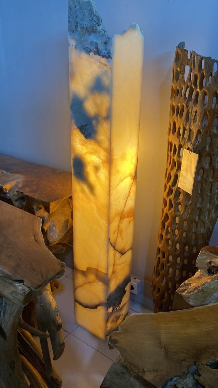Onyx Standing Lamp